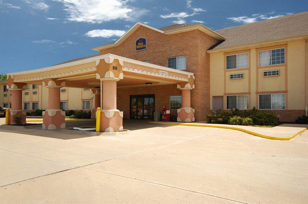 Surestay Plus Hotel By Best Western Топика Екстериор снимка