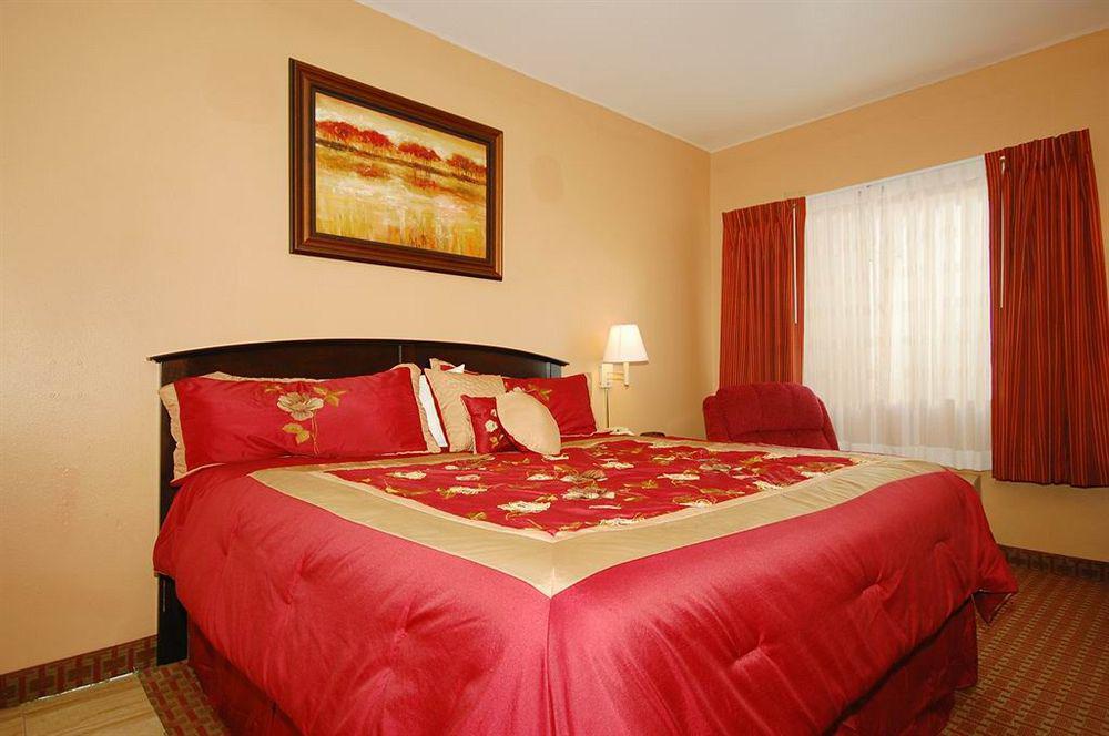 Surestay Plus Hotel By Best Western Топика Стая снимка